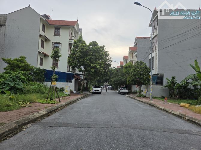 Bán căn Nhà 4 tầng đã có sổ mặt đường Mạc Đĩnh Chi, khu đô thị Đại Dương, Bắc Ninh.  ♦️DT - 1