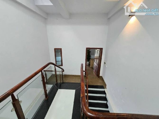 Bán nhà 70m2 mặt phố kinh doanh vỉa hè lớn mặt đường 70 phố Cầu Bươu - 1