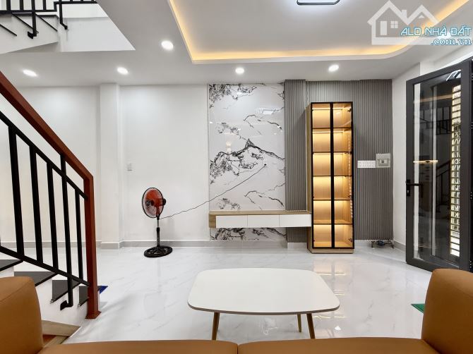 CẠNH QUẬN 1  XVNT P21 BÌNH THẠNH  35M  2 TẦNG  3PN  BAN CÔNG RỘNG  4.95 TỶ - 1