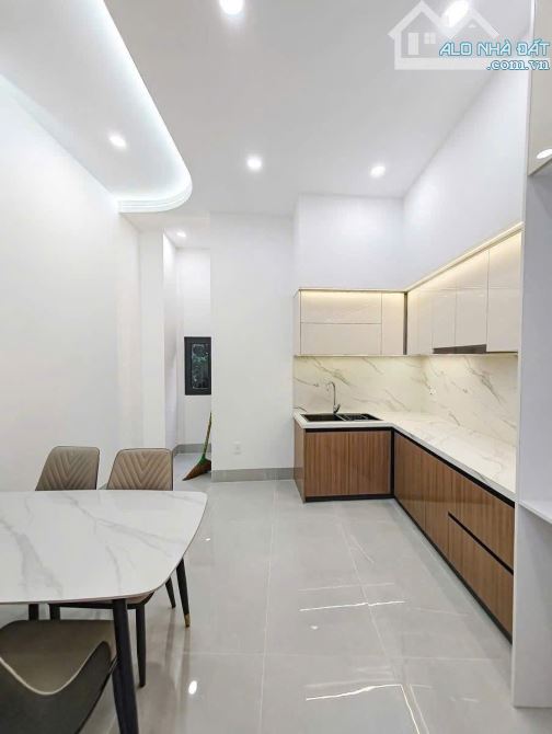 CHÍNH CHỦ BÁN NHÀ MT GIÁ 2 TỶ 8 GẦN KCN CẦU TRÀM CẦN ĐƯỚC LONG AN, 110M2 - SHR - 1
