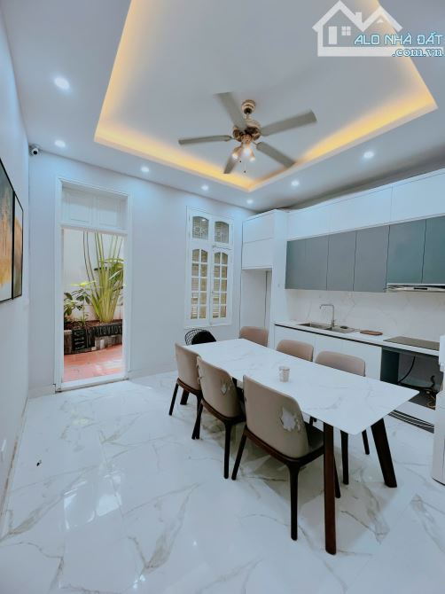 Cho thuê nhà Hoàng Ngân – Cầu Giấy DT 70m x 5 tầng, thang máy, lô góc, ôtô, 28tr/th - 1