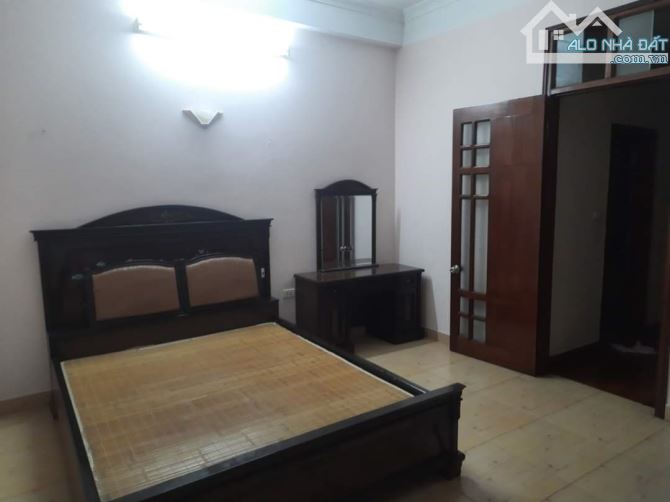 Cho thuê nhà ngõ 30 phố Nghĩa Đô. Diện tích 70m2 x 4 tầng đủ điều hòa, ngõ rộng để ô tô - 1