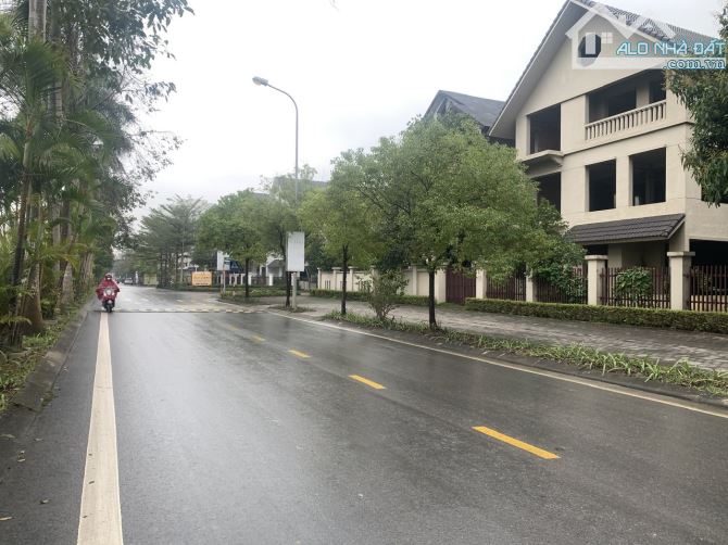 CẦN BÁN BIỆT THỰ SUNNY QUỐC OAI 400M 4 TẦNG MT 20M, MẶT ĐƯỜNG CHÍNH, 44 TỶ THƯƠNG LƯỢNG - 1