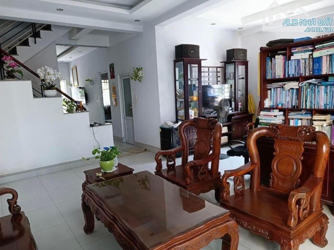 BÁN BIỆT THỰ 3 TẦNG MẶT TIỀN THẠNH LỘC 31 – QUẬN 12 –DT 210M², NGANG 9M – GIÁ CHỈ 15,5 TỶ - 1