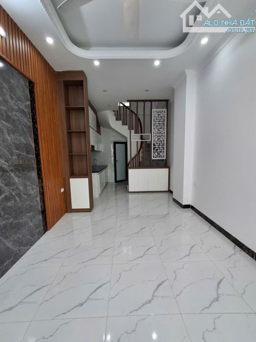 Bán nhà 5 tầng 30m Biên Giang Hà Đông gần chợ và trường học giá 3,5 tỷ - 1
