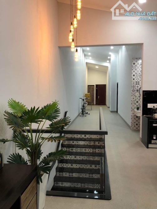 Nhà 2 tầng view đẹp mặt tiền đường Dã Tượng - 1