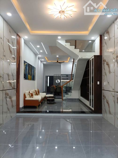 Nhà Phố 3 Tầng Mới Đẹp Ngay Icon Central – Đường 12m Có Vỉa Hè – Giá Chỉ 4.8 Tỷ - 1