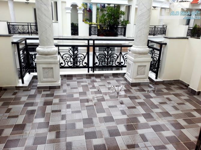 BÁN NHÀ 4 TÂNG, ĐẶNG VĂN BI, TRƯỜNG THỌ. Ô TÔ ĐỖ CỬA. CHỈ 7,5T. - 1