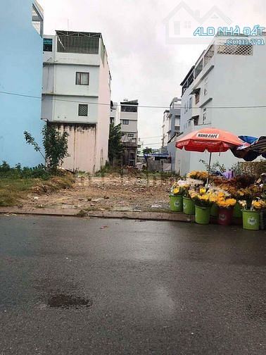 Sang lại nền đất 75,6m2 đường oto quay đầu, SHR, đất nằm gần chợ, đầy đủ tiện ích - 1