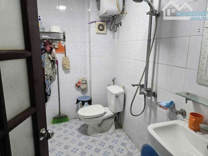 MẶT PHỐ PHAN ĐĂNG LƯU - VỈA HÈ - KINH DOANH - CONTAINER TRÁNH - MẶT SAU Ô TÔ TRÁNH - 1