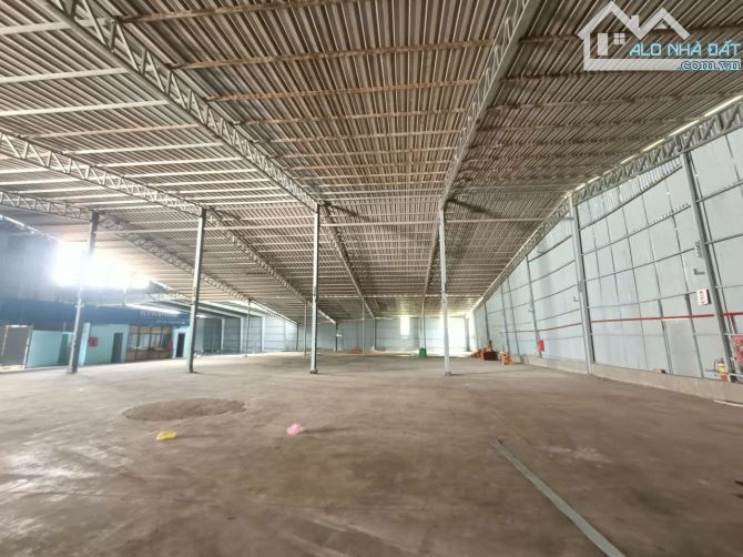 Cho Thuê 2.500m2 Kho Xưởng Ngoài KCN Mỹ Phước Bến Cát Bình Dương - 1