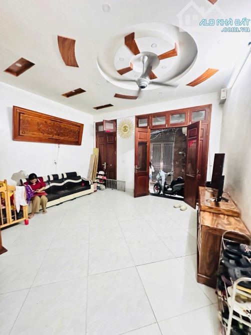 BÁN NHÀ CẦU GIẤY 48m 5T, MT 5.2m, GIÁ 11 TỶ, 2 THOÁNG NHÀ DÂN XÂY CỰC ĐẸP  Ở VÀ KINH DOANH - 1