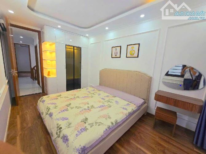 Nhà Đàm Quang Trung-Lô góc 3 mặt thoáng - nhiều phòng ngủ- gần phố chính-50m- nhỉnh 8ty - 1
