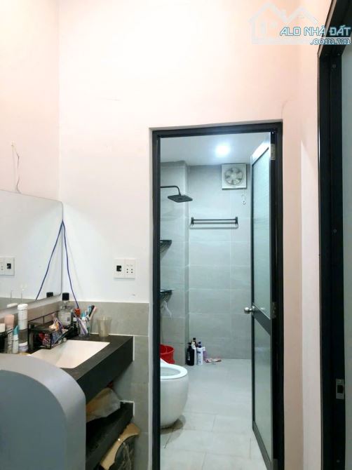 OTO NGỦ TRONG NHÀ - KIỆT TRẦN DUY CHIẾN - GẦN BIỂN - 1