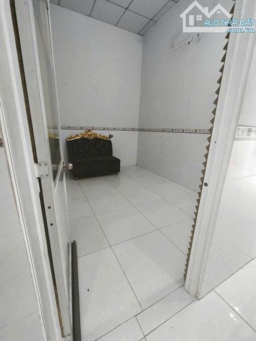 Bán nhanh nhà ở sau Bến Xe An Sương Bà Điểm 4x10 ( 40m2 ) 800 TRIỆU Sổ hồng riêng - 1