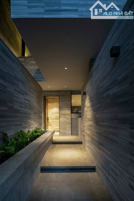 Biệt thự khu Nam Kỳ Khởi Nghĩa Q3 | 15x14.5m | 3 tầng | giá 29.5 tỷ | - 1