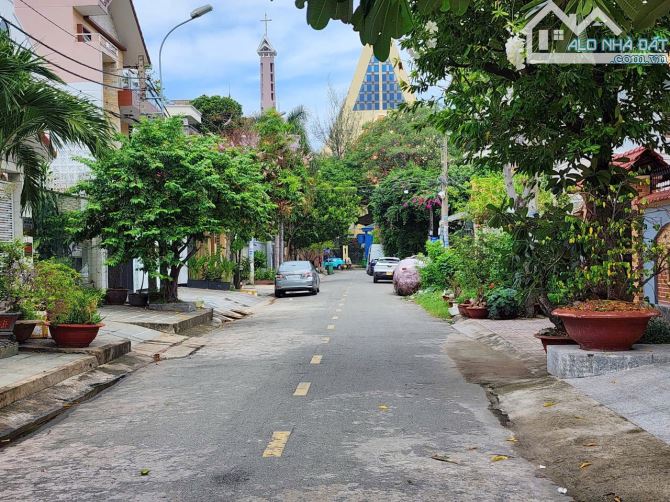 Biệt Thự Tên Lửa Bình Tân, 10x20m, khu Dân Trí Cao - 1