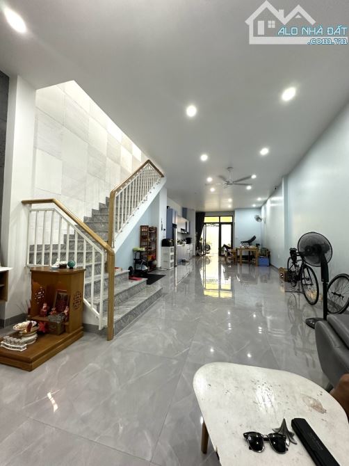 GẤP BÁN NHÀ 2 TẦNG 105M² CHỦ 8 Đ THƯƠNG LƯỢNG - 1