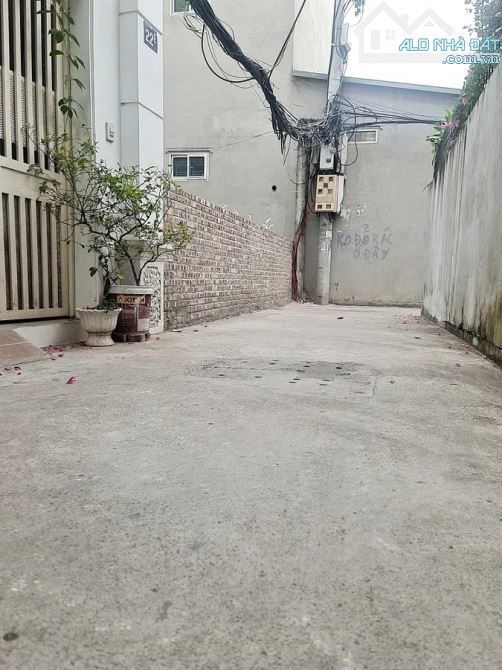 Bán đất tại Phố Xuân La, 80m2, Mặt tiền 6.5m chỉ 12.6 tỷ, Ngõ rộng 3.5m, cách ô tô tránh 3 - 1