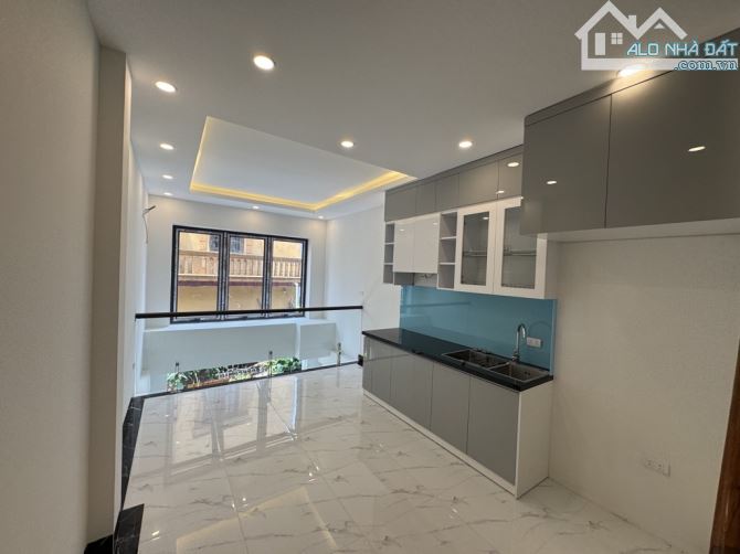 💥💥💥Hơn 5 tỷ sở hữu ngay nhà 6 tầng mới thơm sơn Phúc Lợi, Long Biên - 1