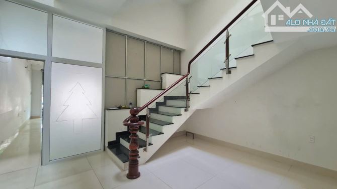 Cho thuê nhà mặt tiền đường khu D2D trung tâm Biên Hòa siêu đẹp - 1