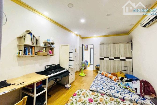Bán nhà Nguyễn Bặc, Tân Bình, 4.2 x 11m, 2 Tầng 3 phòng ngủ, hẻm thông - Giá 5.7 tỷ TL - 1