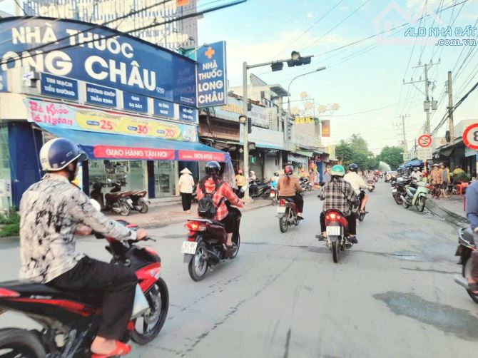 Hàng ngộp, nhà cấp 4 mới xây có 118m2 đất thổ cư đường ô tô chỉ 1.38 tỷ - 1