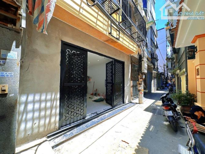 BÁN NHÀ 6 TẦNG THANG MÁY 18 PHÒNG TRUNG TÂM CẦU GIẤY NGÕ RỘNG 70m MT 6M GIÁ 20 TỶ - 1