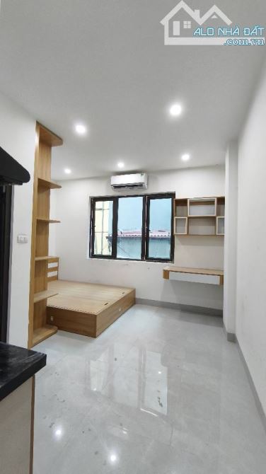 Bán gâp - giá cắt lỗ - nhà 6 tầng thang máy - Cổ Nhuế 2 - 1