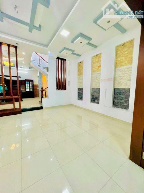 BÁN NHÀ TÂN PHONG, 1TRỆT 1LẦU LỬNG, SỔ HỒNG THỔ CƯ, ĐƯỜNG 5m, SÂN ĐẬU 3 OTO (NP821) - 1