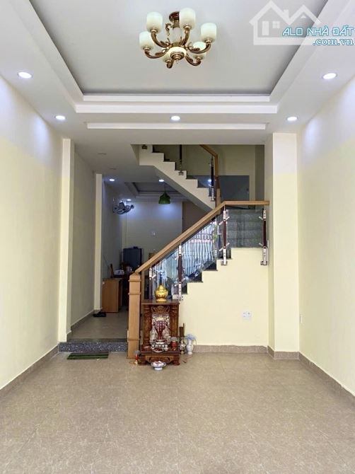 Trung tâm Thủ Đức  - Xe hơi ngủ trong nhà  - 65m2 - 3 tầng BTCT - 4 ngủ - Hoàn công - 1