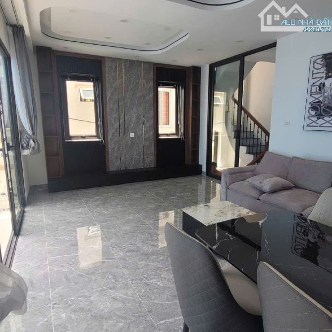 Siêu phẩm Long Biên, 6 tầng thang máy, ô tô đỗ cửa, full nội thất, DT 42m2, giá 8,9 tỷ - 1