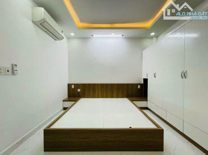Đi nước ngoài định cư bán gấp nhà ở đường Trần Minh Quyền, phường 10, quận 10, giá 2 tỷ 75 - 1