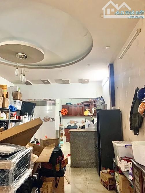 BÁN NHÀ LŨY BÁN BÍCH,,TÂN PHÚ,81M2,2 Tầng ,hẻm ô tô,Đang có dòng tiền 120tr/năm chỉ 7.X tỷ - 1