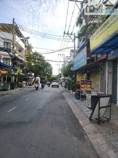 Mặt tiền Nguyễn Văn Công, 3 tầng, 4m x 16m, kinh doanh đa nghề, khu sân bay, chỉ hơn 11 tỷ - 1