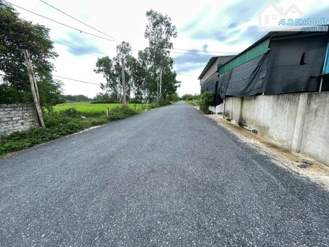 ĐẤT ĐẸP - xóm 10 , Nghi Trung mặt đường nhựa liên xã   Diện tích: gần 100m2  ĐẤT ĐẸP - 1
