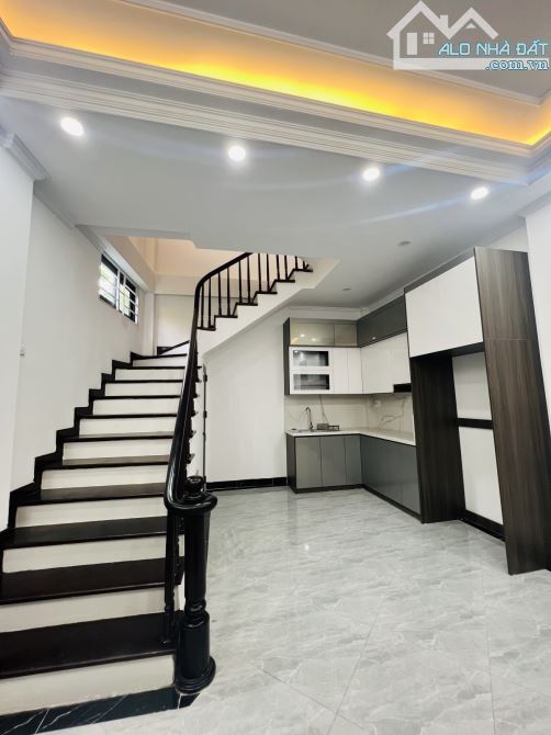 ĐẠI TỪ , 31M2 x 5T MỚI TINH , MẶT TIỀN 6M , 3PN RỘNG , NGÕ NÔNG , GẦN HỒ , 6,6 TỶ - 1