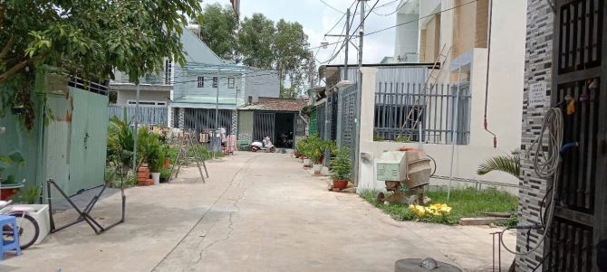 Bán nhà mới xây ngay trường tiểu học Bình Hòa và KDL Bửu Long - 1