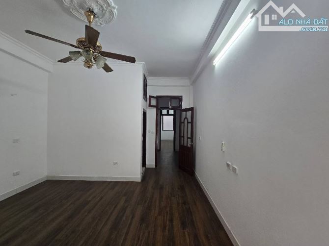 74m TÂY HỒ VỈA HÈ Ô TÔ TRÁNH , mt 4,5m - SỔ ĐỎ VUÔNG NỞ HẬU NHẸ - TIỆN ÍCH NGẬP TRÀN - 1
