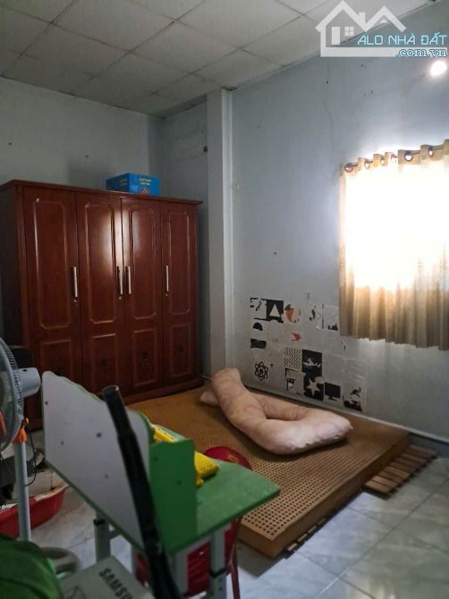 GẤP BÁN, NHÀ MẶT TIỀN CHỢ XÓM NGHÈO, NHÀ PHỐ DĨ AN, ĐANG CHO THUÊ DÒNG TIỀN HƠN 20 TR/TH - 1