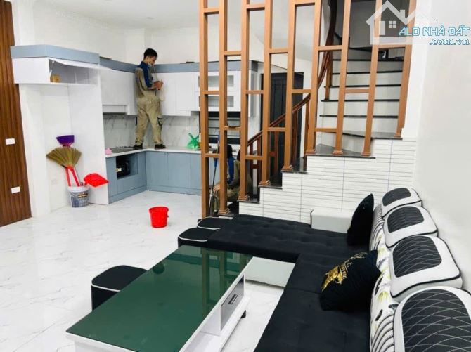 BÁN NHÀ LIÊN NINH 40m² 5 TẦNG FULL NỘI THẤT, SỔ ĐẸP GIÁ 5.56 TỶ - 1