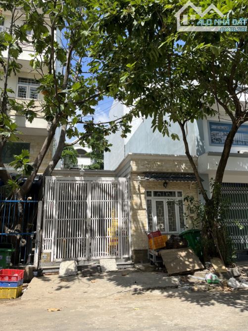 Bán nhà trong Chợ Đầu Mối Nông Sản Thủ Đức, sổ hồng riêng 74m2 đường nhựa 12m - 1