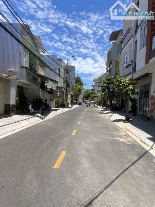 Đất mặt tiền Đường 5m5 Bàu Năng 12. Cạnh Hoàng Thị Loan. Cách Biển 500m. S= 90m2 4.55 tỷ - 1