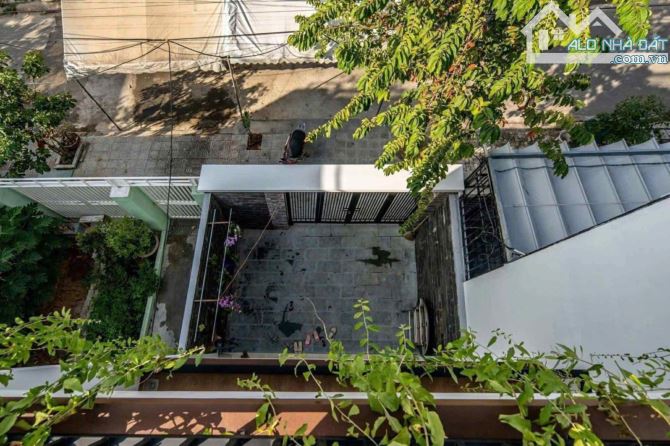 Cần bán gấp căn nhà 1 trệt 1 lầu đường Trịnh Như Khuê sau lưng chợ Bình Chánh giá 1tỷ890tr - 1