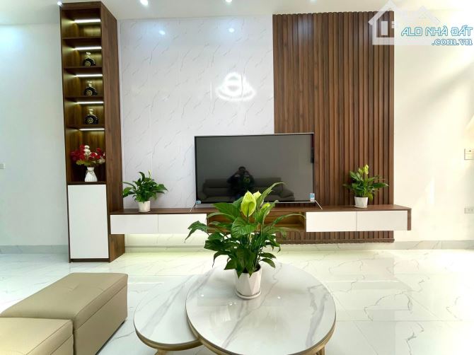 BÁN NHÀ LÕI ĐỐNG ĐA – KINH DOANH- FULL NỘI THẤT SỊN 45M² – 3 TẦNG – GIÁ 12.8 tỷ. - 1