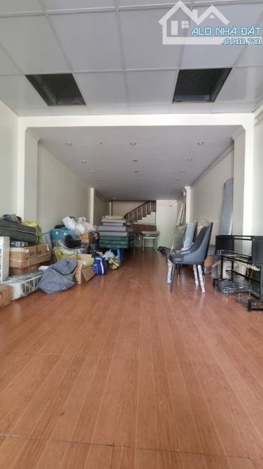 PHÂN LÔ VỈA HÈ Ô TÔ TRÁNH - KINH DOANH VĂN PHÒNG TỐT - VỊ TRÍ ĐẸP SÁT TRỤC ĐƯỜNG CHÍNH PHÚ - 1