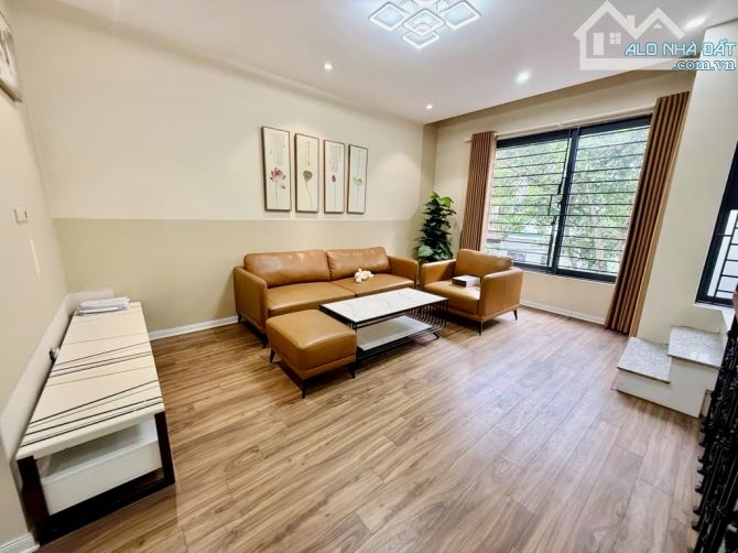 Bán nhà Nguyễn Văn Cừ 4 tầng 55m dân xây, oto, full nội thất hơn 11 tỷ - 1