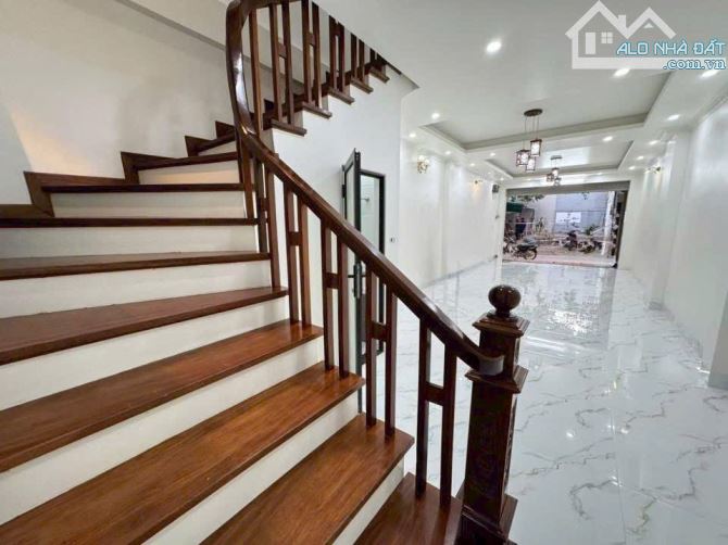 BÁN LIỀN KỀ DỊCH VỤ GIẾNG SEN – LA KHÊ – 50M² – MT 4M – 5 TẦNG – NGAY BÙNG BINH LÊ TRỌNG T - 1