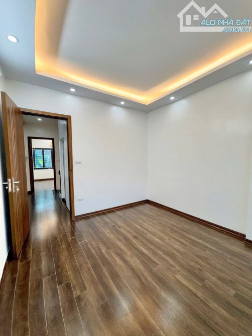 DƯƠNG QUẢNG HÀM - CẦU GIẤY, 44M x MT 4M - Ô TÔ DỪNG ĐỖ NGÀY ĐÊM, VÀI BƯỚC RA PHỐ - 1