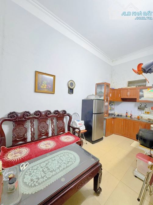 Bán nhà ngõ 12 Lý Nam Đế, DT 58m², 4 tầng, mặt tiền 4.9m, giá chào 21.2 tỷ. - 1